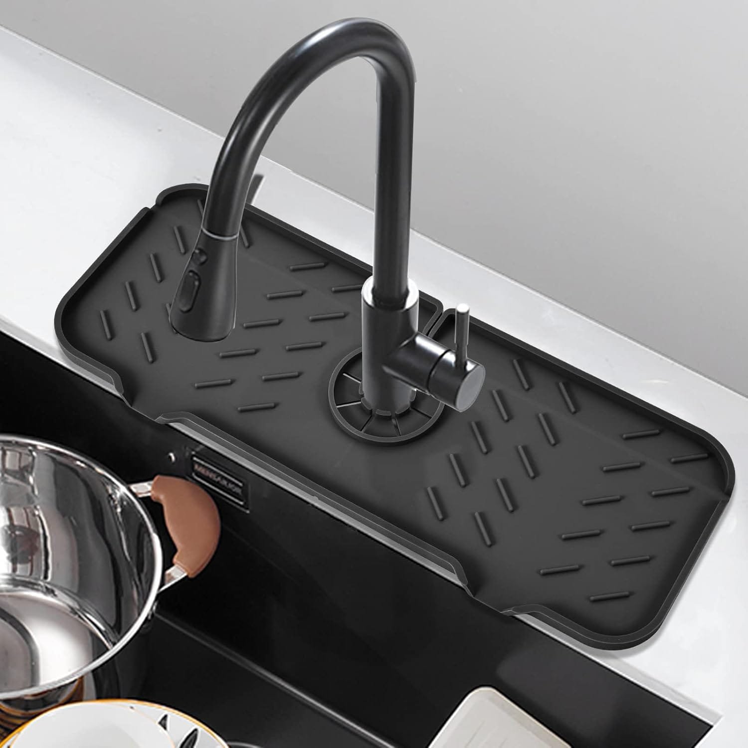 SKitchen Sink Splash Guard15.4*5.5, Upgraded Faucet Splash Guard with Steep-Slope Drainage and Anti-Slip Silicone Mat, For Kitchen, Bathroom, Farmhouse Faucet Handle Drip Catcher Tray